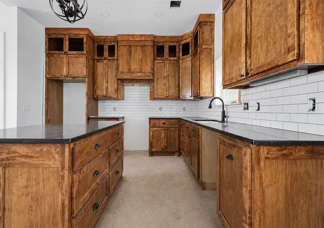 Homes for sale in Wynnewood, OK | 114 Garrett Dr, Wynnewood, OK 73098 | MLS# 1222700