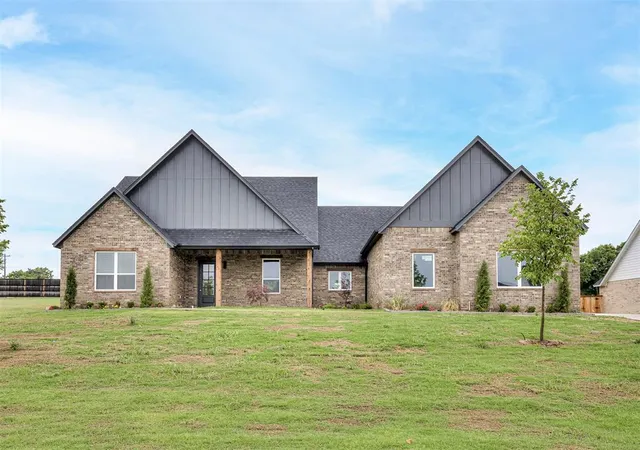 Homes for sale in Newcastle, OK | 1559 Pedras Pl, Newcastle, OK 73065 | MLS# 1222752
