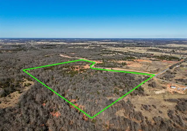 Homes for sale in Mc Loud, OK | 004 E 1060 Rd, Mc Loud, OK 74851 | MLS# 1222766