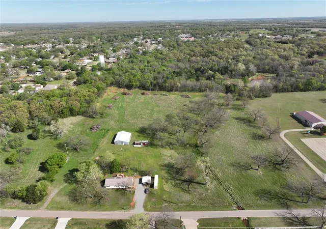 4th image of 818 E 8Th St, Chandler, OK 74834 | MLS# 1222785