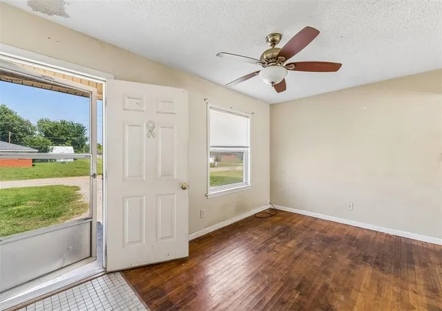 Homes for sale in Crescent, OK | 103 S Cedar St, Crescent, OK 73028 | MLS# 1222792