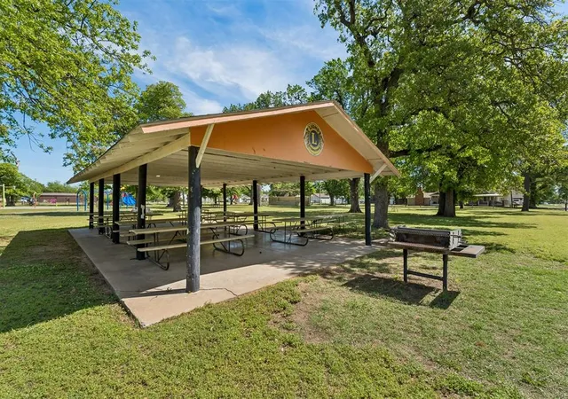 Homes for sale in Crescent, OK | 103 S Cedar St, Crescent, OK 73028 | MLS# 1222792