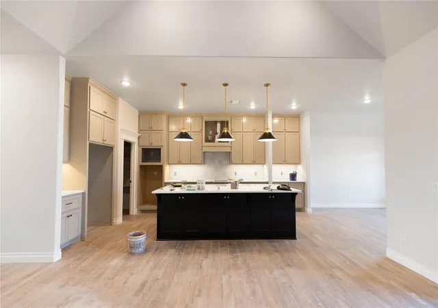 Single family home for sale at 11121 NW 90th Street, Yukon, OK 73099 | MLS# 1222854