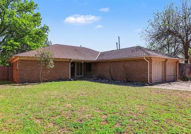 Photo 3 of Single family home for sale at 5004 Nw 61st Place, Oklahoma City, OK 73122 | MLS# 1222875 | Listing updated on 2026-07-10