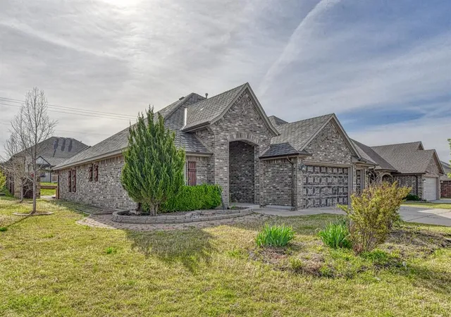 Photo 2 of Sale Pending at 1100 Bryan Dr, Moore, OK 73160 | MLS# 1222880 | Listing updated on 2026-04-28