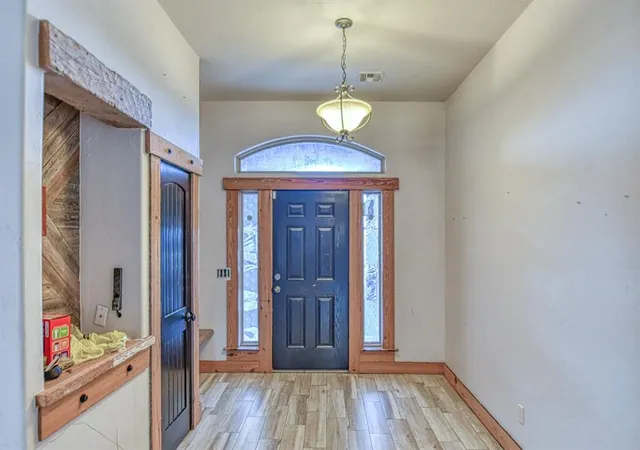 Photo 5 of Sale Pending at 1100 Bryan Dr, Moore, OK 73160 | MLS# 1222880 | Listing updated on 2026-04-28