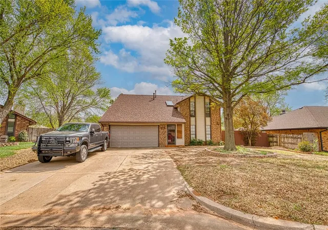 1st image of 112 Jackson Ave, Weatherford, OK 73096 | MLS# 1222888