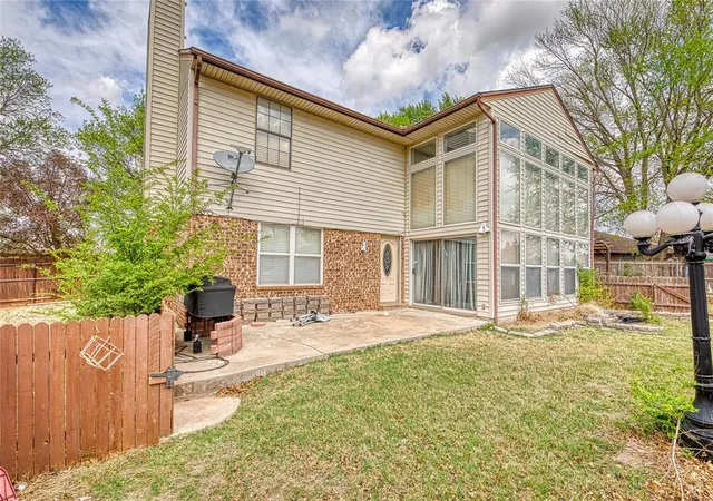 2nd image of 112 Jackson Ave, Weatherford, OK 73096 | MLS# 1222888