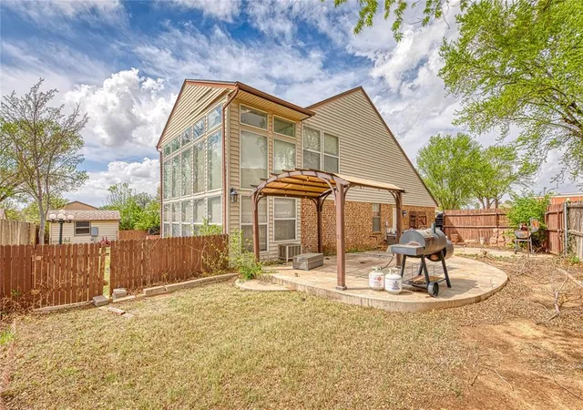 3rd image of 112 Jackson Ave, Weatherford, OK 73096 | MLS# 1222888