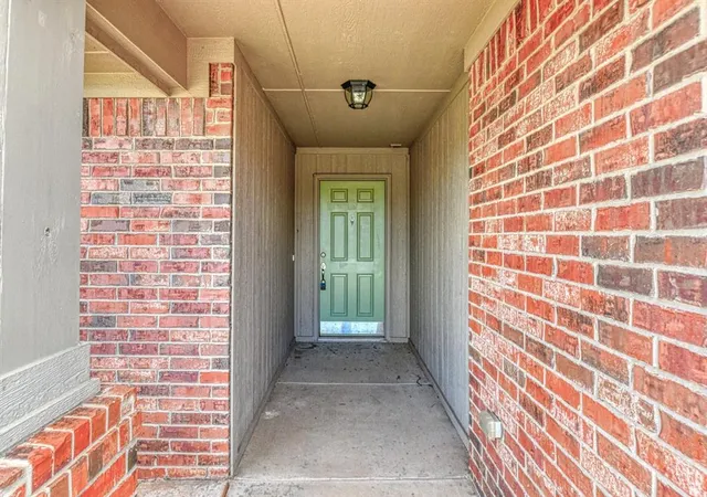 4th image of 19108 Vea Dr, Edmond, OK 73012 | MLS# 1222904