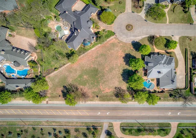 Photo 2 of Sale Pending at 4370 Covington Way, Norman, OK 73072 | MLS# 1222954 | Listing updated on 2026-08-26