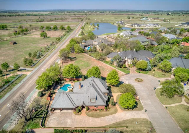 Photo 4 of Sale Pending at 4370 Covington Way, Norman, OK 73072 | MLS# 1222954 | Listing updated on 2026-08-26