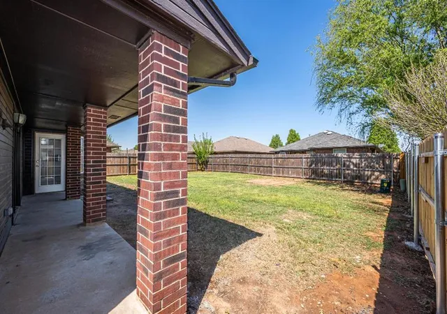 31st image of 11613 Sw 11th St, Yukon, OK 73099 | MLS# 1222982