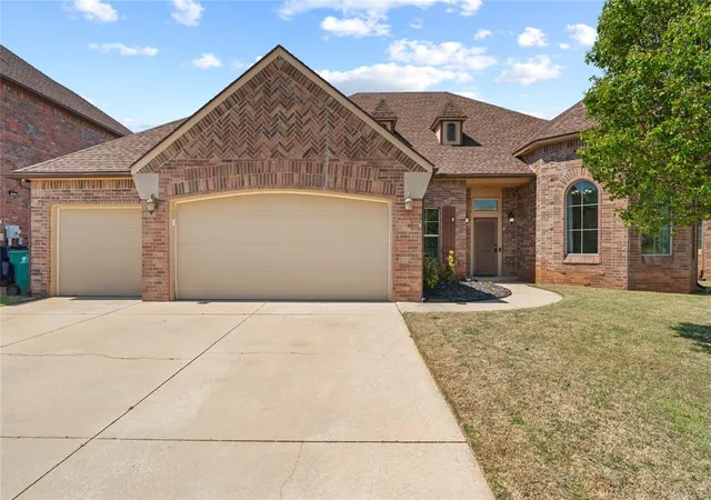 Homes for sale in Yukon, OK | 13617 Keswick Ln, Yukon, OK 73099 | MLS# 1223002