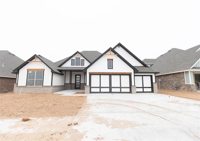 Photo 2 of Single family home for sale at 11013 Nw 90th Street, Yukon, OK 73099 | MLS# 1223016 | Listing updated on 2026-09-29