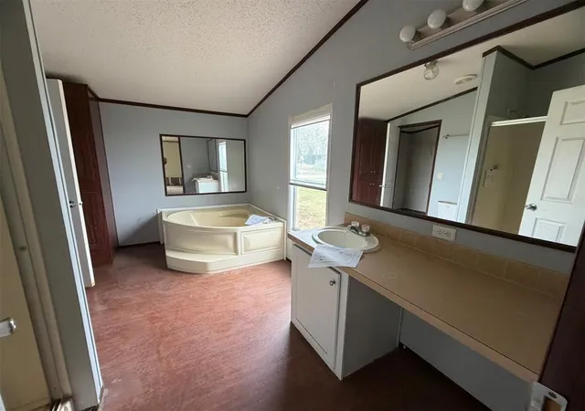 Photo 3 of Sale Pending at 563 Venado Valley Rd, Meridian, OK 73058 | MLS# 1223069 | Listing updated on 2026-09-24