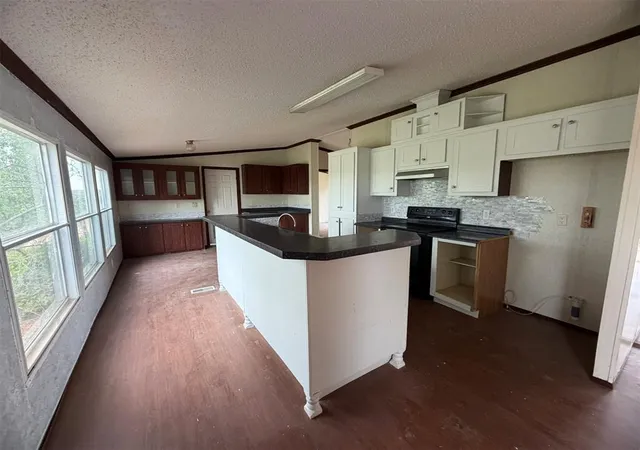 Photo 4 of Sale Pending at 563 Venado Valley Rd, Meridian, OK 73058 | MLS# 1223069 | Listing updated on 2026-09-24