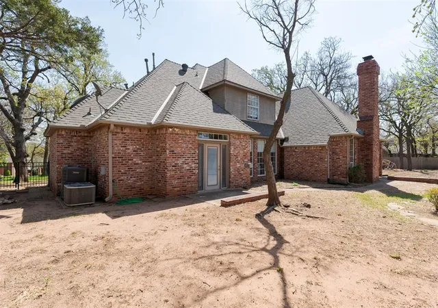 Homes for sale in Edmond, OK | 2300 Foxwood Cir, Edmond, OK 73034 | MLS# 1223087