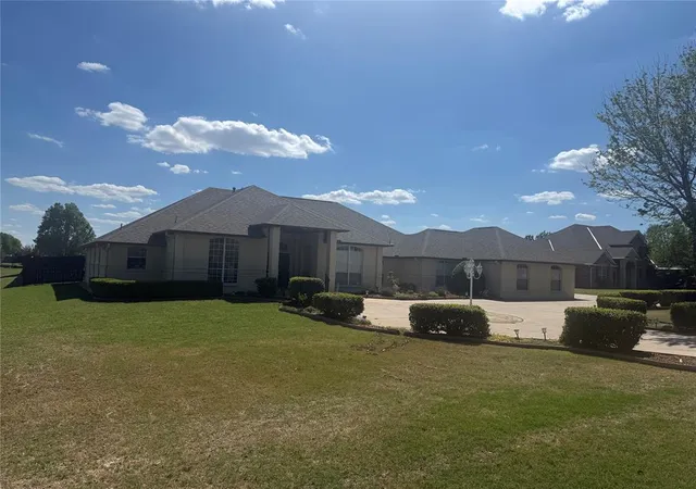 Photo 2 of Single family home for sale at 1508 Sw 35th Street, Moore, OK 73160 | MLS# 1223092 | Listing updated on 2026-04-10