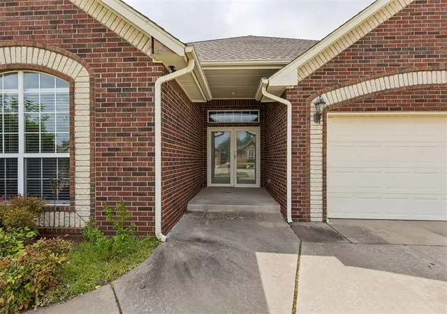 3rd image of 1308 River Birch Dr, Yukon, OK 73099 | MLS# 1223099