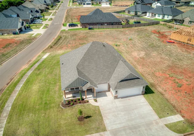 3rd image of 12900 Nw 143Rd St, Piedmont, OK 73078 | MLS# 1223126