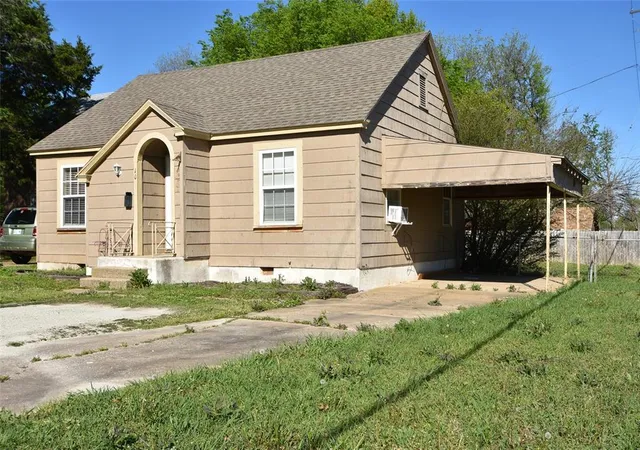 Photo 3 of Single family home for sale at 1000 N Mckinley St, Seminole, OK 74868 | MLS# 1223149 | Listing updated on 2026-08-21