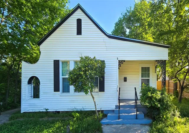 1st image of 218 Nw 5th Ave, Ardmore, OK 73401 | MLS# 1223201