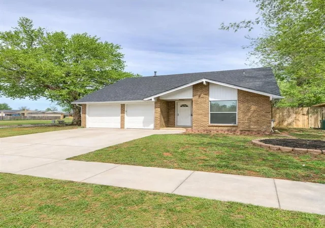 1st image of 3301 Simmons Dr, Oklahoma City, OK 73115 | MLS# 1223223