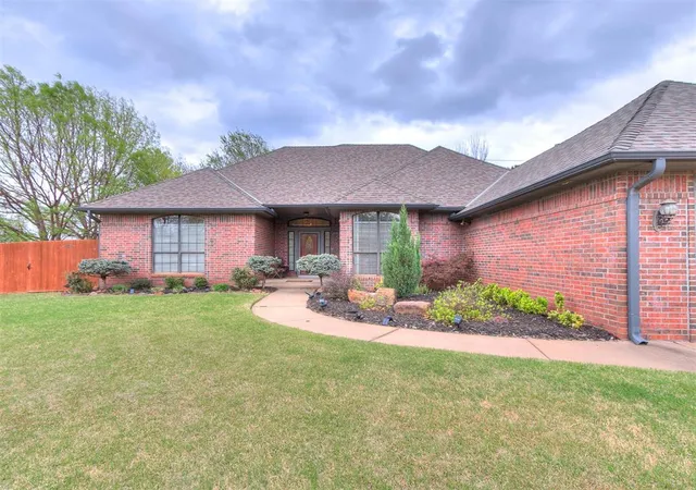 2nd image of 1300 Brixton Rd, Edmond, OK 73034 | MLS# 1223230