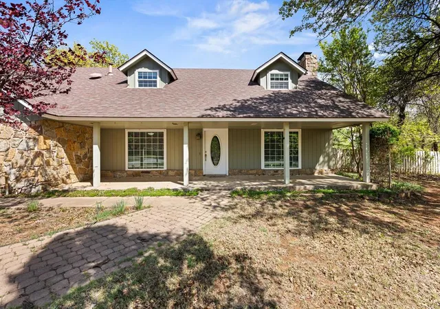 3rd image of 8404 Blackberry Rdg, Edmond, OK 73034 | MLS# 1223247