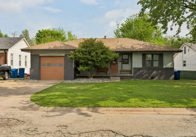 Homes for sale in Cushing, OK | 1110 E 6th St, Cushing, OK 74023 | MLS# 1223284