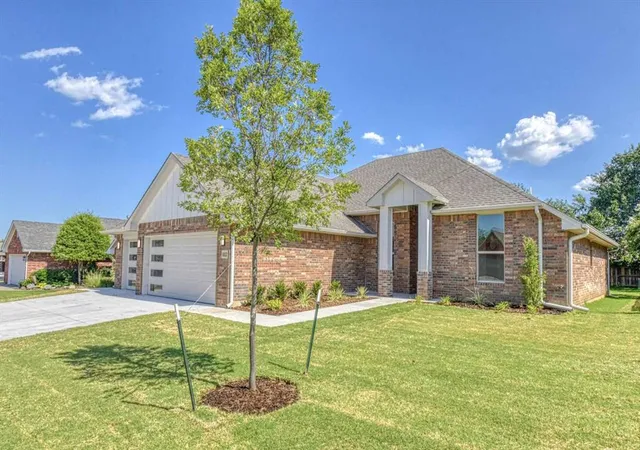 2nd image of 412 Egret Ln, Norman, OK 73071 | MLS# 1223288