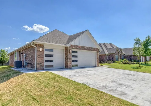 3rd image of 412 Egret Ln, Norman, OK 73071 | MLS# 1223288