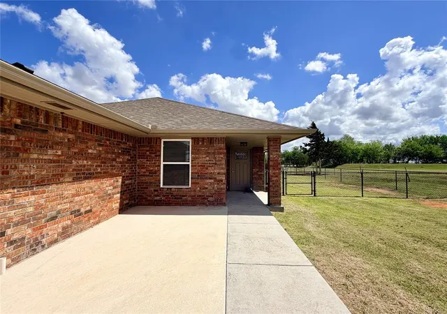 4th image of 131 Bowerwood Dr, Chickasha, OK 73018 | MLS# 1223302