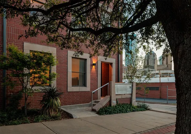 Listing Photo 5 - Condo for sale in building located at 14 NE 3rd St, Oklahoma, OK 73104
