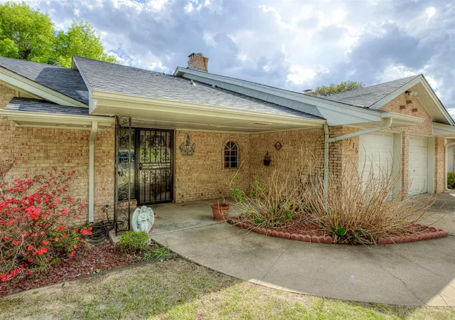 Photo 2 of Single family home for sale at 5716 Nw 31st Street, Oklahoma City, OK 73122 | MLS# 1223331 | Listing updated on 2026-05-15
