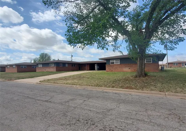 Homes for sale in Burns Flat, OK | 407 Iroquois Trl, Burns Flat, OK 73624 | MLS# 1223399