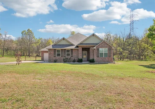 Photo 4 of Single Family Residence at 17194 SE 149th Street, Newalla, OK 74857 | MLS# 1223415 | | Sold on 2026-06-30