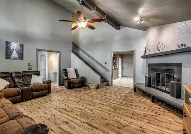 5th image of 2012 Yellowstone Dr, Yukon, OK 73099 | MLS# 1223417