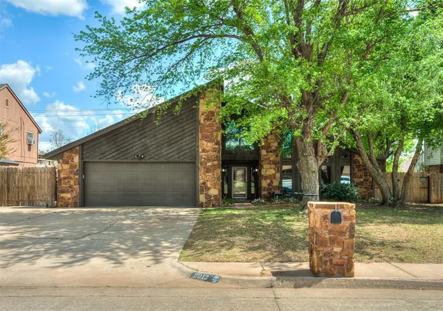 1st image of 2012 Yellowstone Dr, Yukon, OK 73099 | MLS# 1223417