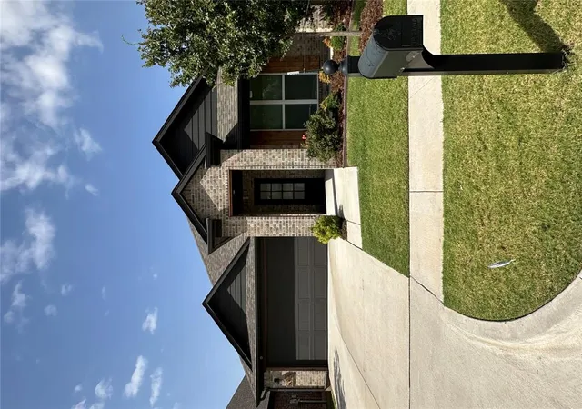 Photo 1 of Single family home for sale at 16305 Steppe Dr, Oklahoma City, OK 73170 | MLS# 1223493 | Listing updated on 2026-09-22