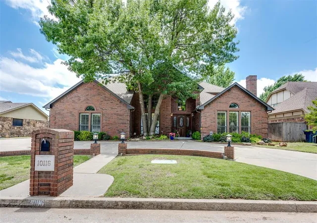 1st image of 10116 Thompson Ave, Yukon, OK 73099 | MLS# 1223550