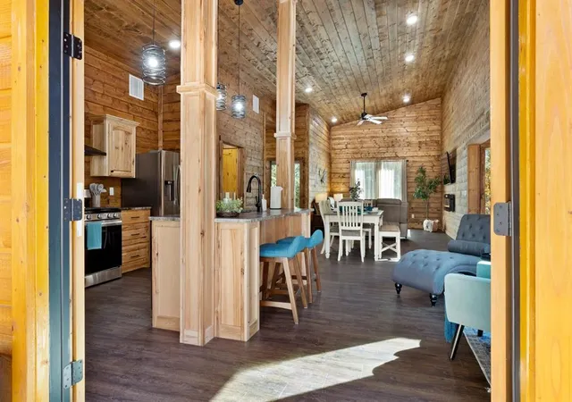 Photo 3 of Sale Pending at 19 Southern Alder Trl, Broken Bow, OK 74728 | MLS# 1223560 | Listing updated on 2026-09-25