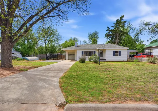 Photo 1 of Single family home for sale at 313 E Davis Ave, Tipton, OK 73570 | MLS# 1223641 | Listing updated on 2026-08-18