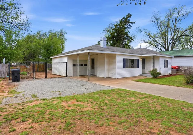 Photo 4 of Single family home for sale at 313 E Davis Ave, Tipton, OK 73570 | MLS# 1223641 | Listing updated on 2026-08-18