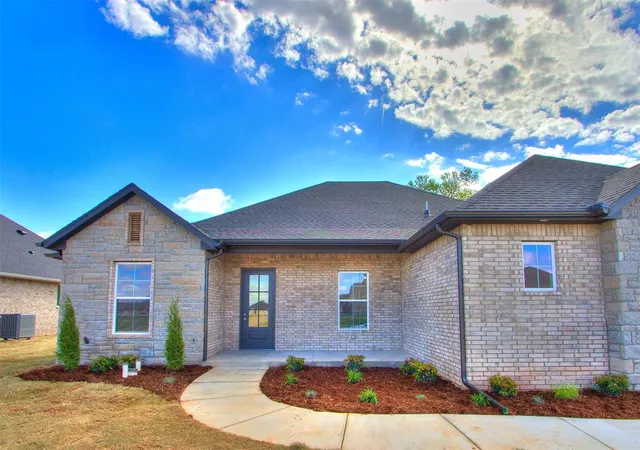 Photo 2 of Single family home for sale at 516 S Freedom Dr, Mustang, OK 73064 | MLS# 1223688 | Listing updated on 2026-10-07