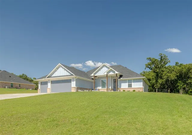Homes for sale in Mc Loud, OK | 9500 Megans Wy, Mc Loud, OK 74851 | MLS# 1223726