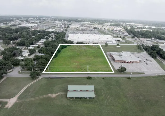 2nd image of 3800 W Main St, Durant, OK 74701 | MLS# 1223733