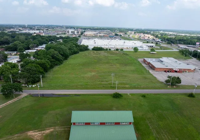 4th image of 3800 W Main St, Durant, OK 74701 | MLS# 1223733
