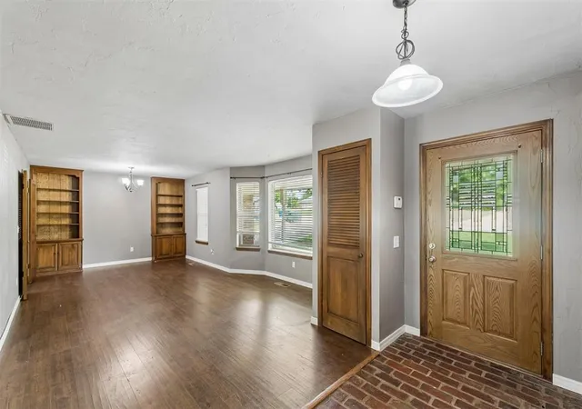 4th image of 912 E 10Th St, Edmond, OK 73034 | MLS# 1223771